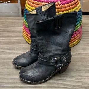 FRYE CARMEN HARNESS BLACK LEATHER BOOTS 7.5